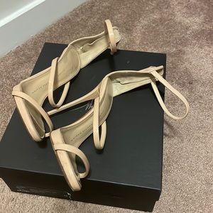 AUTHENTIC Giuseppe Zanotti Harmony heels Nude 37